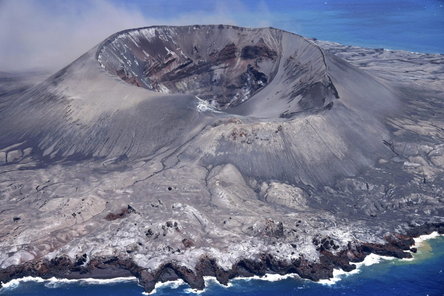 日本で一番“最近”できた島「西之島」と生態系誕生のヒミツ