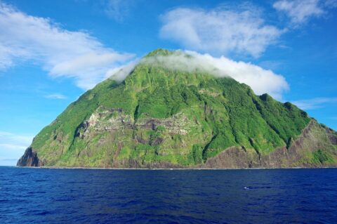 手つかずの自然が残された東京都の南硫黄島